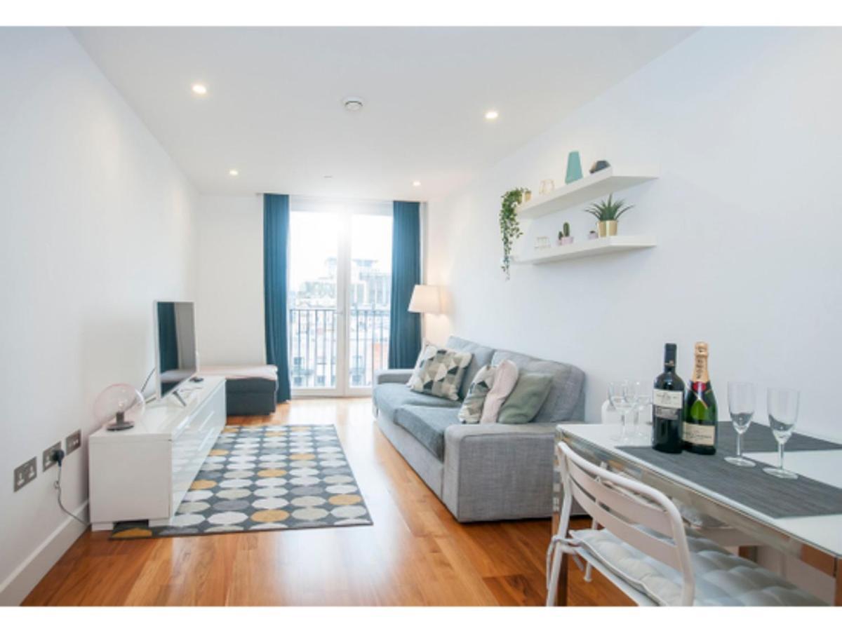 The Most Central Apartment In Cardiff Exterior foto
